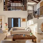 Villa Cypress Estate *