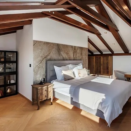 Cypress Estate * Sevid